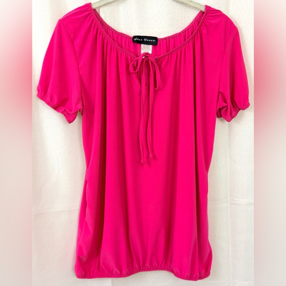 Star Vixen Magenta Short Sleeve Bubble Hem Keyhole Neck Top   Medium Petite NWOT